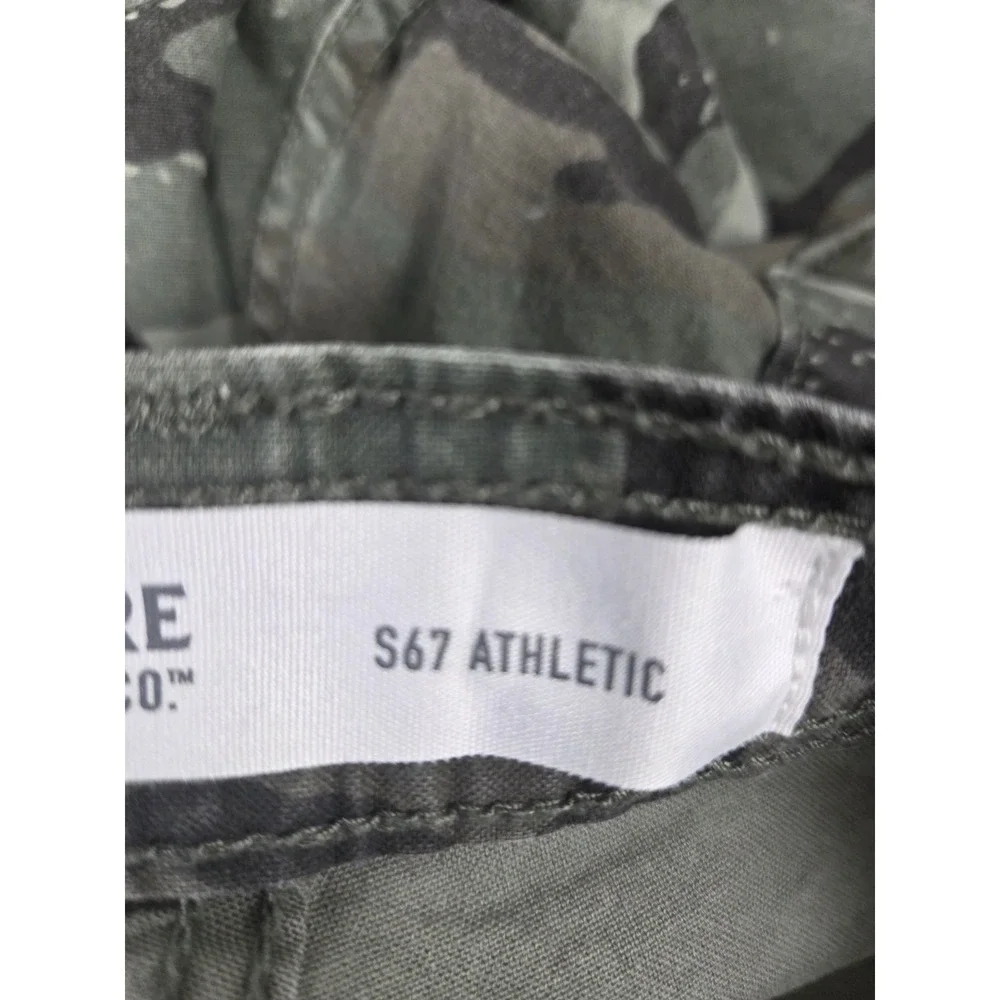 Signature By Levi S67 Pants Mens 32x30 Green Camo Athletic Utility Taper Stretch